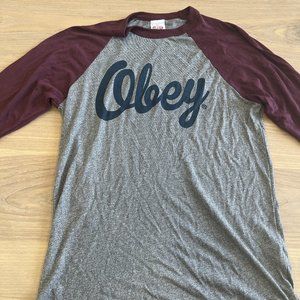 OBEY LONG SLEEVE IN SIZE XS